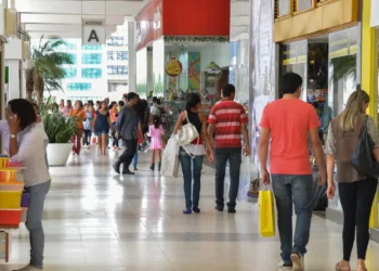 Vendas no comércio caem 0,3% em setembro; quinta queda em seis meses
