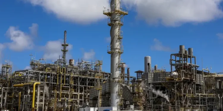 Petrobras renova contratos de quase R$ 100 bi com a Braskem