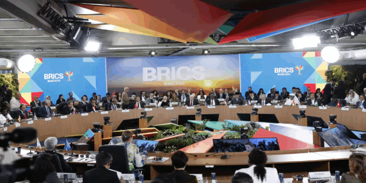 Brics aprova parceria para eliminar doenças socialmente determinadas
