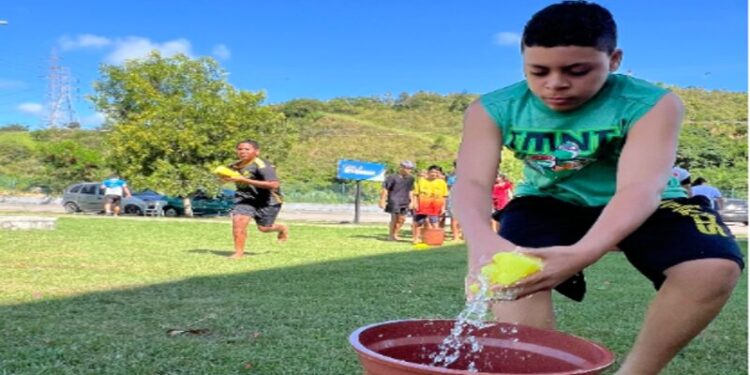 Último dia da Colônia de Férias tem brincadeiras refrescantes no Parque O Cravo e a Rosa