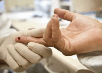 Agulha não deve ser compartilhada, diz infectologista após caso com alunos do ES