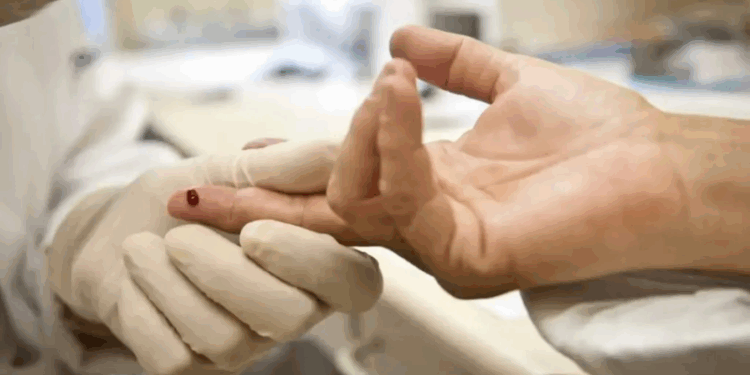 Agulha não deve ser compartilhada, diz infectologista após caso com alunos do ES