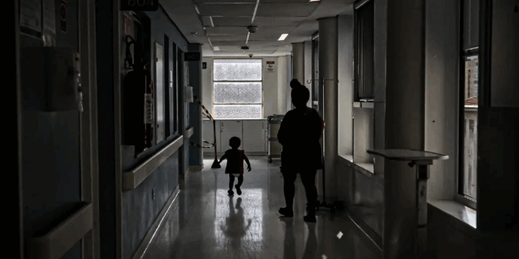 Seis estados e DF têm alta de síndrome respiratória grave em crianças