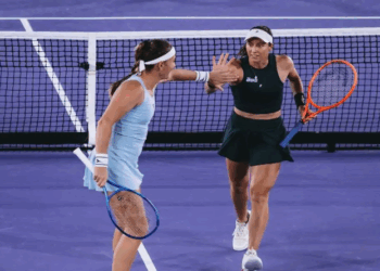 Dupla de Stefani volta a vencer e avança à semi do WTA de Stuttugart