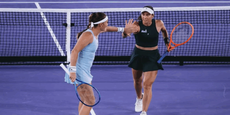 Dupla de Stefani volta a vencer e avança à semi do WTA de Stuttugart