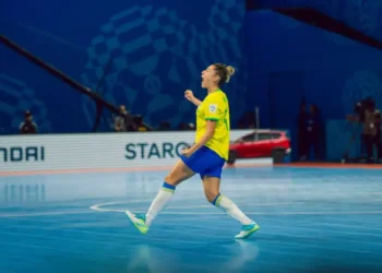 Brasil goleia Irã na estreia da Copa do Mundo de futsal feminino