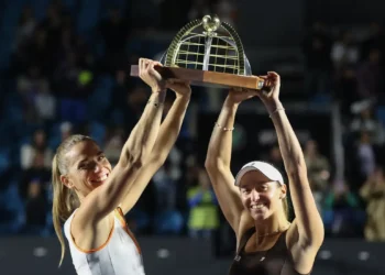 Luisa Stefani e Timea Babos conquistam título de duplas no SP Open