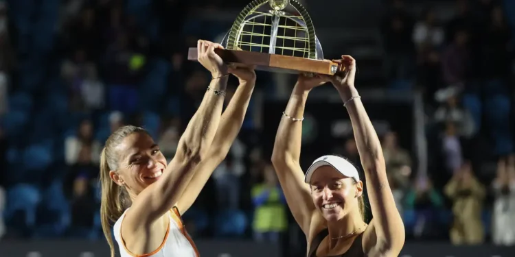 Luisa Stefani e Timea Babos conquistam título de duplas no SP Open