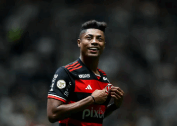 Bruno Henrique é relacionado para jogo do Flamengo pelo Brasileiro