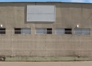 Homem é baleado dentro de casa por suspeito de tráfico em Viana