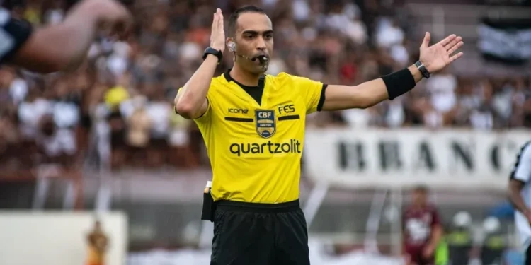 Desportiva reclama da arbitragem e expõe passado capa-preta do árbitro da semifinal do Capixabão