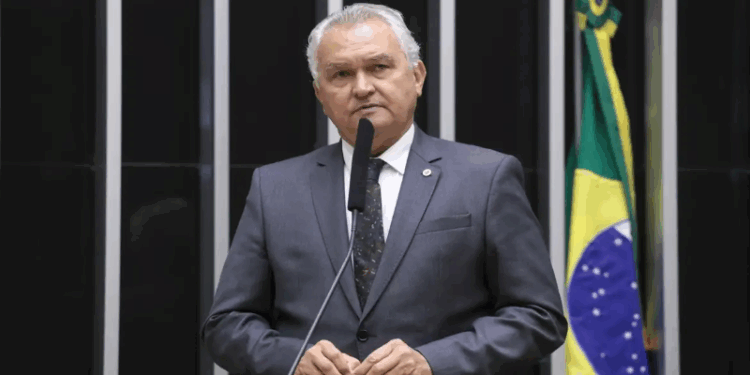 Justiça condena deputado do PL por incentivo a atos antidemocráticos