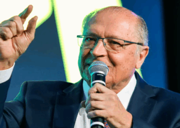 Plano de contingência ao tarifaço deve sair até terça, diz Alckmin