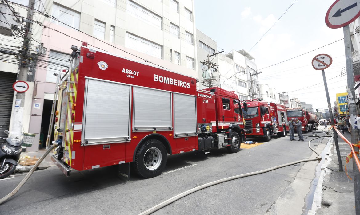 São Paulo (SP), 30/10/2024 - Incêndio de grandes proporções atingiu Shopping Center na região do Brás em São Paulo. Foto: Paulo Pinto/Agência Brasil