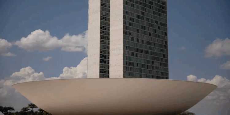 Líderes definem comissões da Câmara e CCJ fica com União Brasil