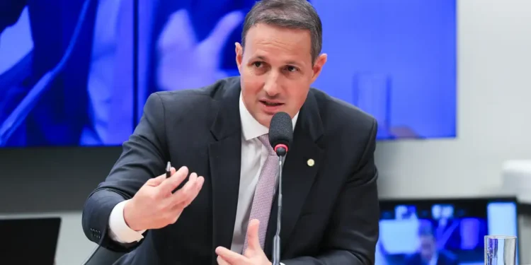 Derrite apresenta 5ª versão do PL Antifacção após críticas do governo
