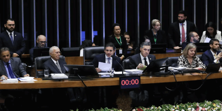 Motta contradiz versão bolsonarista: “somos um país democrático”