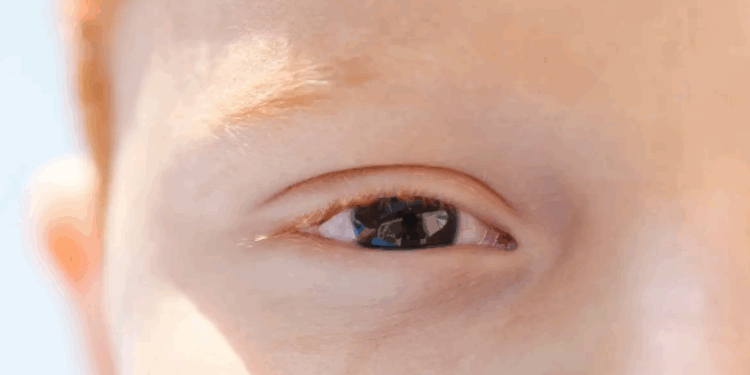 Cartilha sobre saúde ocular na infância orienta pais e professores