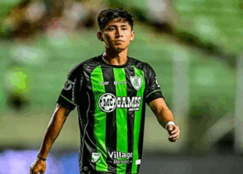 Atleta do América-MG é solto, após prisão em flagrante por racismo