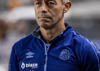 Santos demite técnico Pedro Caixinha após início difícil no Brasileiro