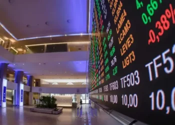 Bolsa sobe 1,7% e bate recorde com cenário externo favorável