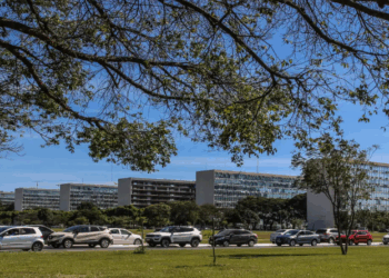 Reajuste de servidores do Executivo será pago após sanção do Orçamento