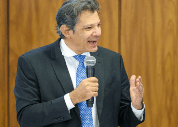 Haddad sai em defesa de arcabouço fiscal e se compromete com metas
