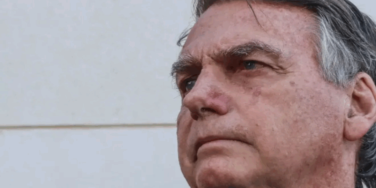 Bolsonaro chama mulheres petistas de “feias” e “incomíveis”