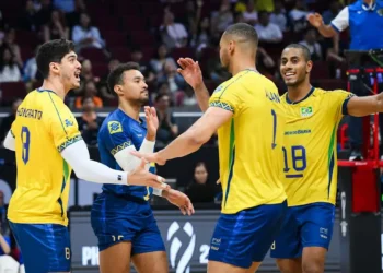 Brasil inicia campanha no Mundial de vôlei com vitória sobre a China