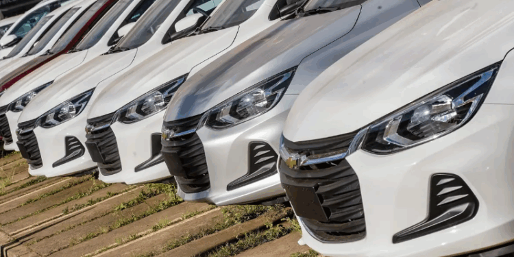 Vendas financiadas de veículos novos e usados cresce 7,3% em fevereiro