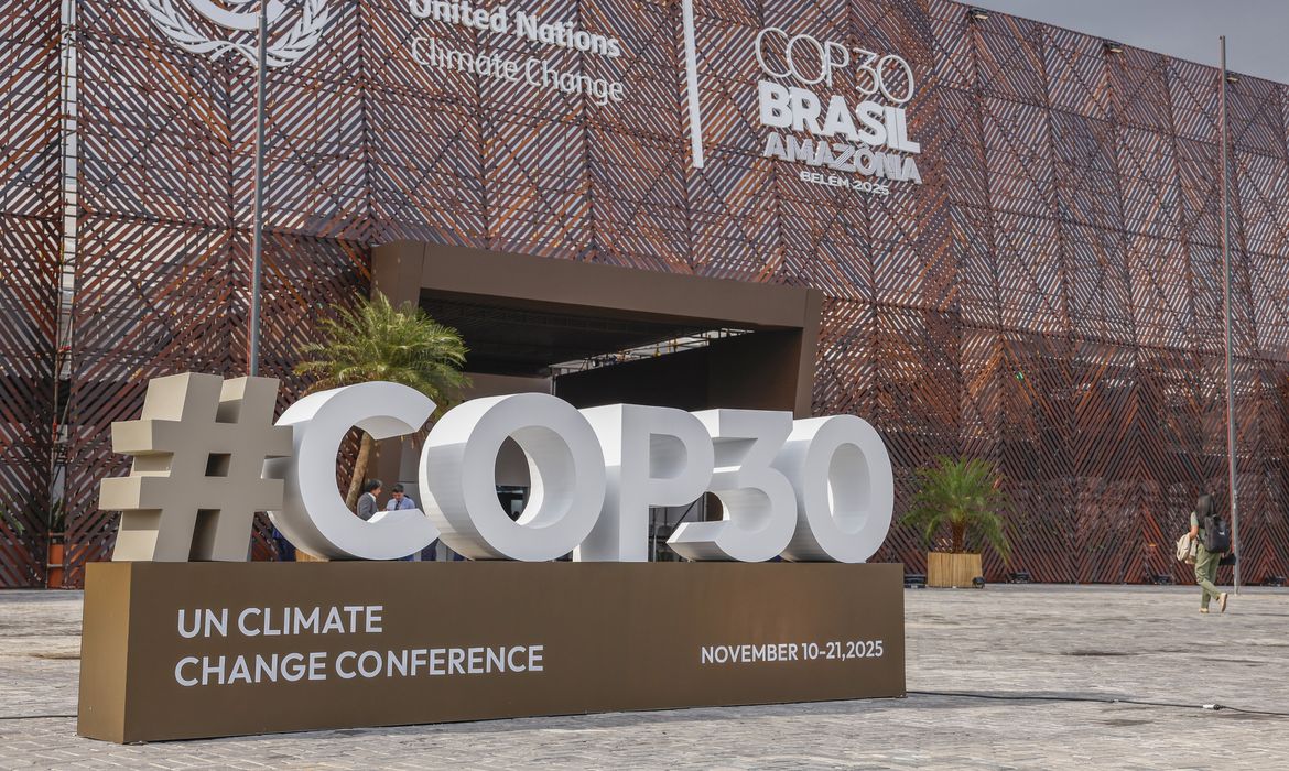 Tânia Rêgo/Agência Brasil Belém (PA), 06/11/2025 - Entrada de um dos galpões da COP30.
Foto: Tânia Rêgo/Agência Brasil