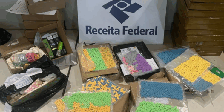 Receita Federal apreende drogas nos Correios do RJ com destino ao ES