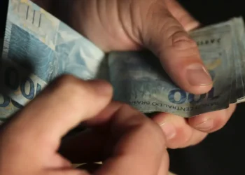 Poupança tem retirada líquida de R$ 9,7 bilhões em outubro