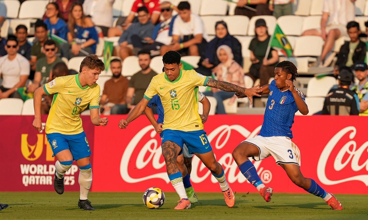 Seleção brasileira masculina é superada pela Itália nos pênaltis e termina na quarta posição no Mundial SUB-17 em 27/11/2025