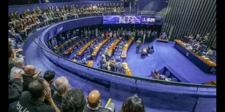 Em primeiro turno, Senado aprova PEC que muda regras dos precatórios