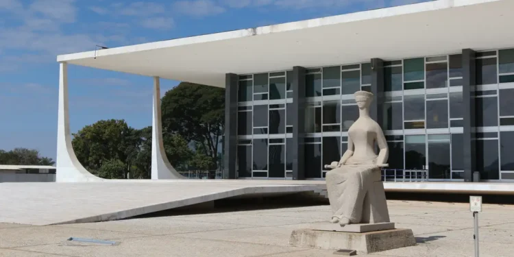 GDF pede a Moraes laudo médico antes de eventual prisão de Bolsonaro