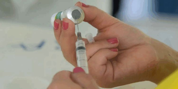 Campanha de vacinação contra a gripe começa nesta segunda