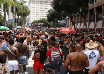 Especialistas recomendam “etiqueta respiratória” após carnaval