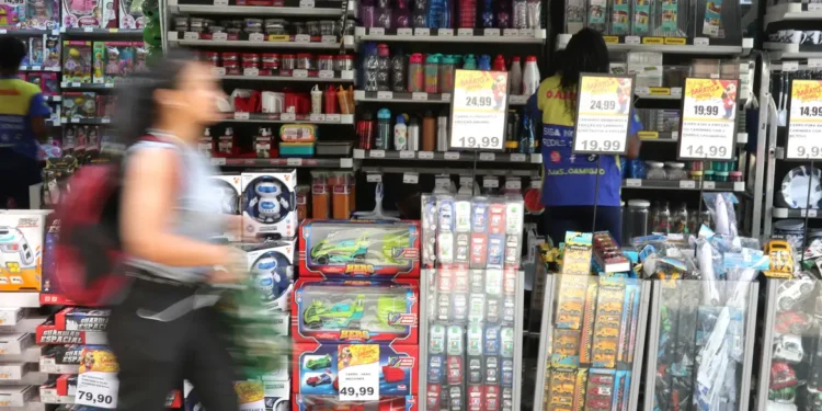 Manutenção da Selic em 15% ao ano preocupa setor produtivo