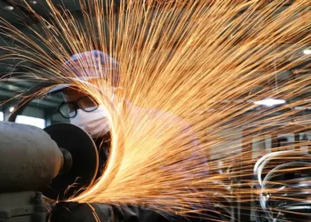 Produção da indústria brasileira recua 0,6% em novembro