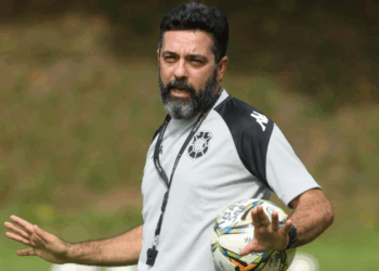 Rio Branco estreia novo treinador para sair da crise no Capixabão
