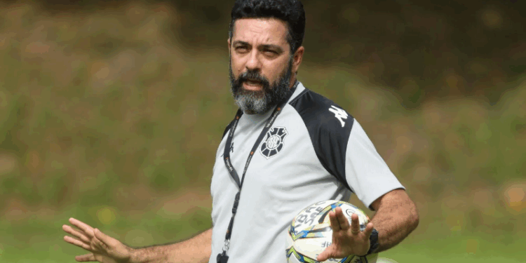 Rio Branco estreia novo treinador para sair da crise no Capixabão