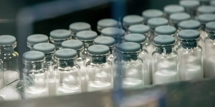 Anvisa assina termo de compromisso para a vacina da dengue do Butantan