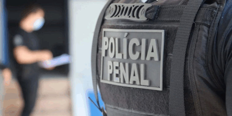 Policial penal é preso por agredir a ex-mulher durante festa em Viana