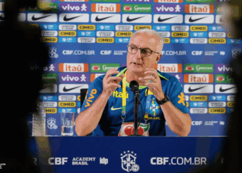 Dorival Júnior quer a seleção atuando bem independente do adversário