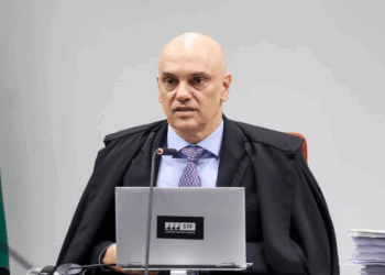 Moraes libera para julgamento denúncia contra Bolsonaro e outros sete
