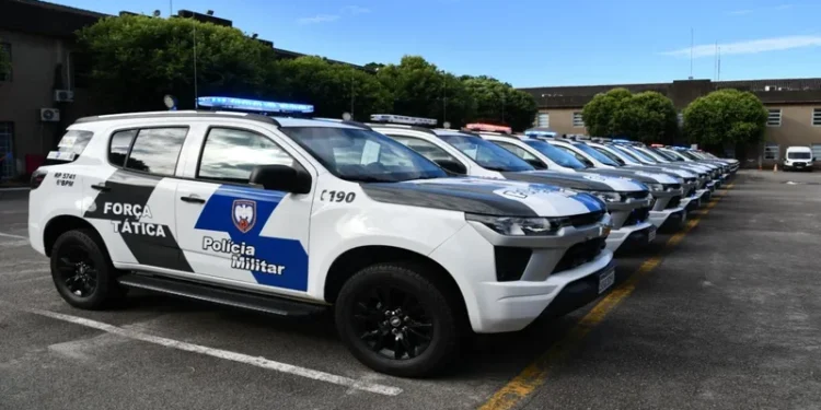 PM recebe pela primeira vez viaturas blindadas para patrulhamento nas ruas