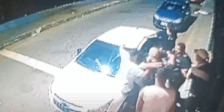 Segurança de casa noturna é baleado após briga em Vila Velha