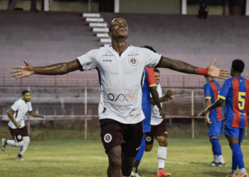 Locomotiva Grená sem freio: Desportiva goleia e embala de vez no Capixabão