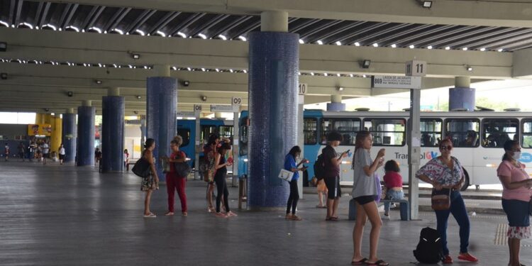 Tarifa do Transcol terá reajuste de 4,8% a partir deste domingo (11)